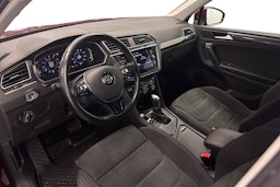 Punainen Volkswagen Tiguan 2019 kuva 7.