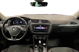 Punainen Volkswagen Tiguan 2019 kuva 9.