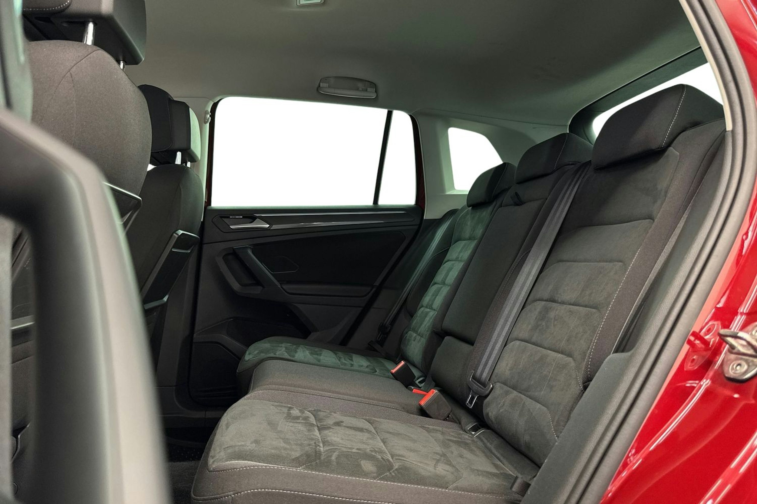 Punainen Volkswagen Tiguan 2019 kuva 10.
