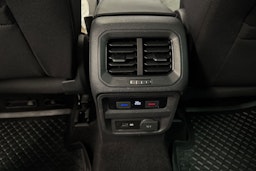 Punainen Volkswagen Tiguan 2019 kuva 18.