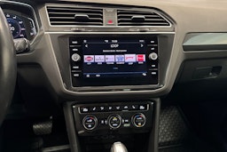 Punainen Volkswagen Tiguan 2019 kuva 24.