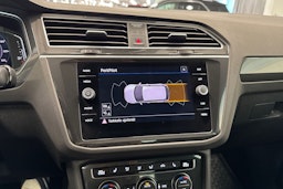 Punainen Volkswagen Tiguan 2019 kuva 25.