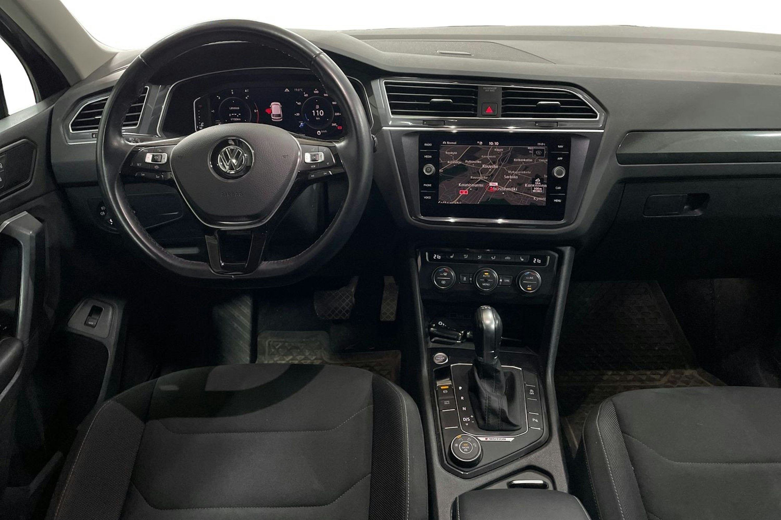 Musta Volkswagen Tiguan 2019 kuva 9.