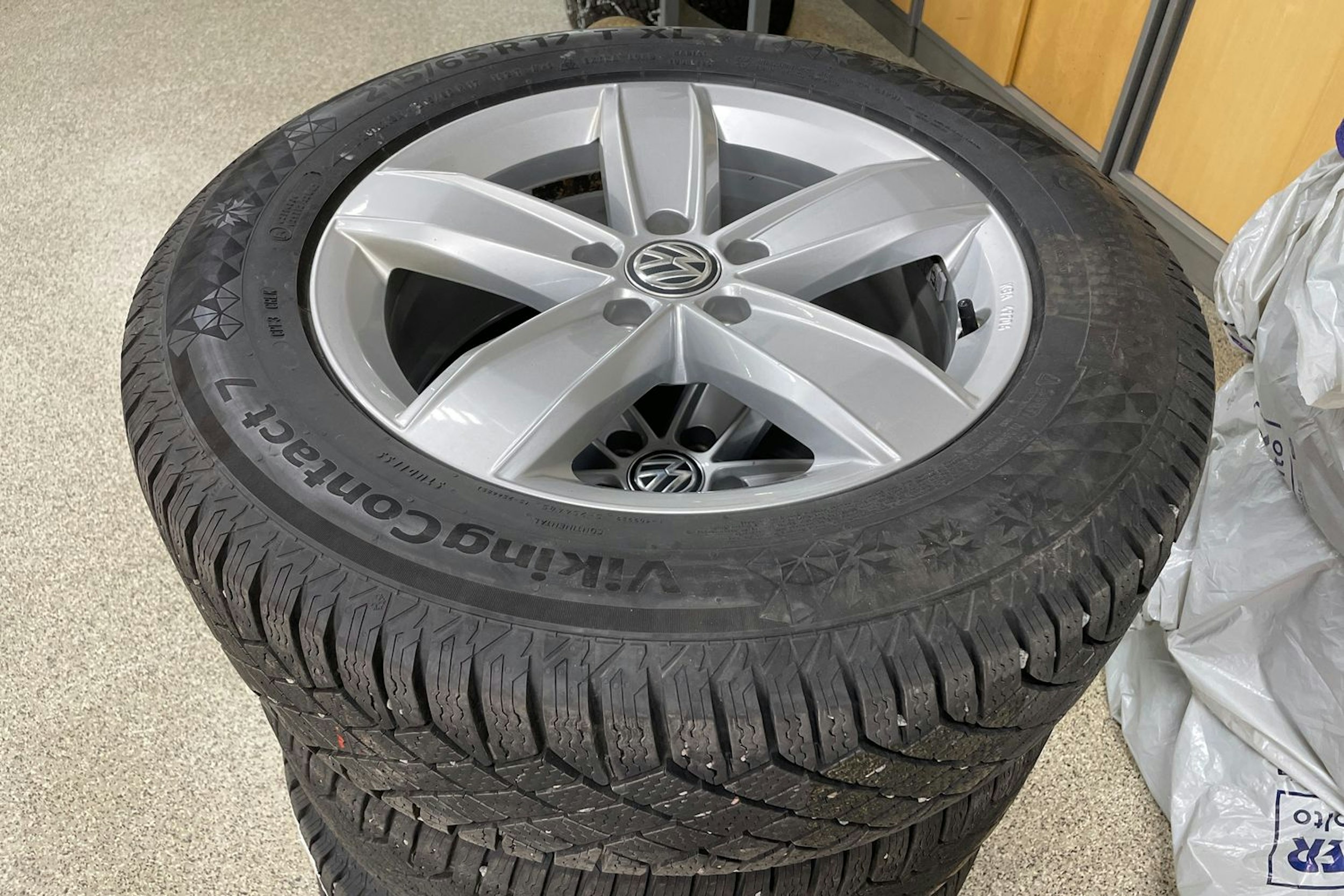 Musta Volkswagen Tiguan 2019 kuva 13.