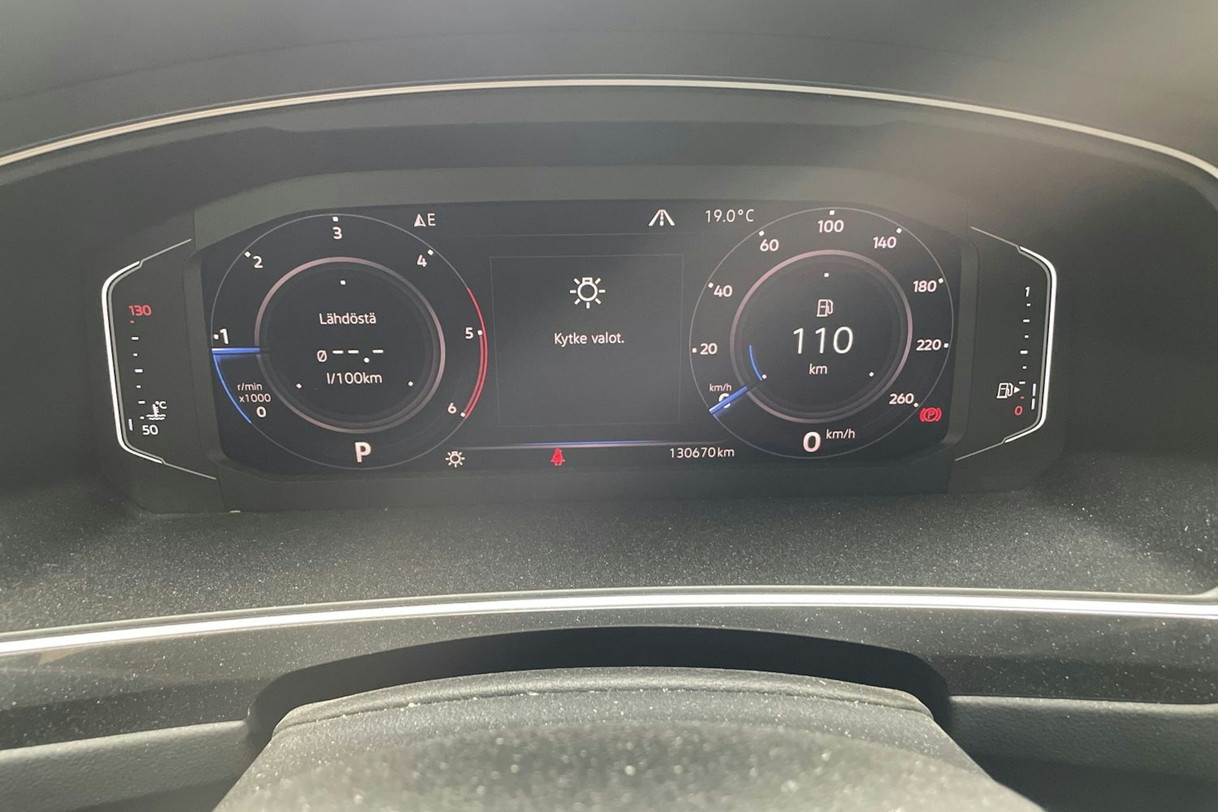 Musta Volkswagen Tiguan 2019 kuva 14.