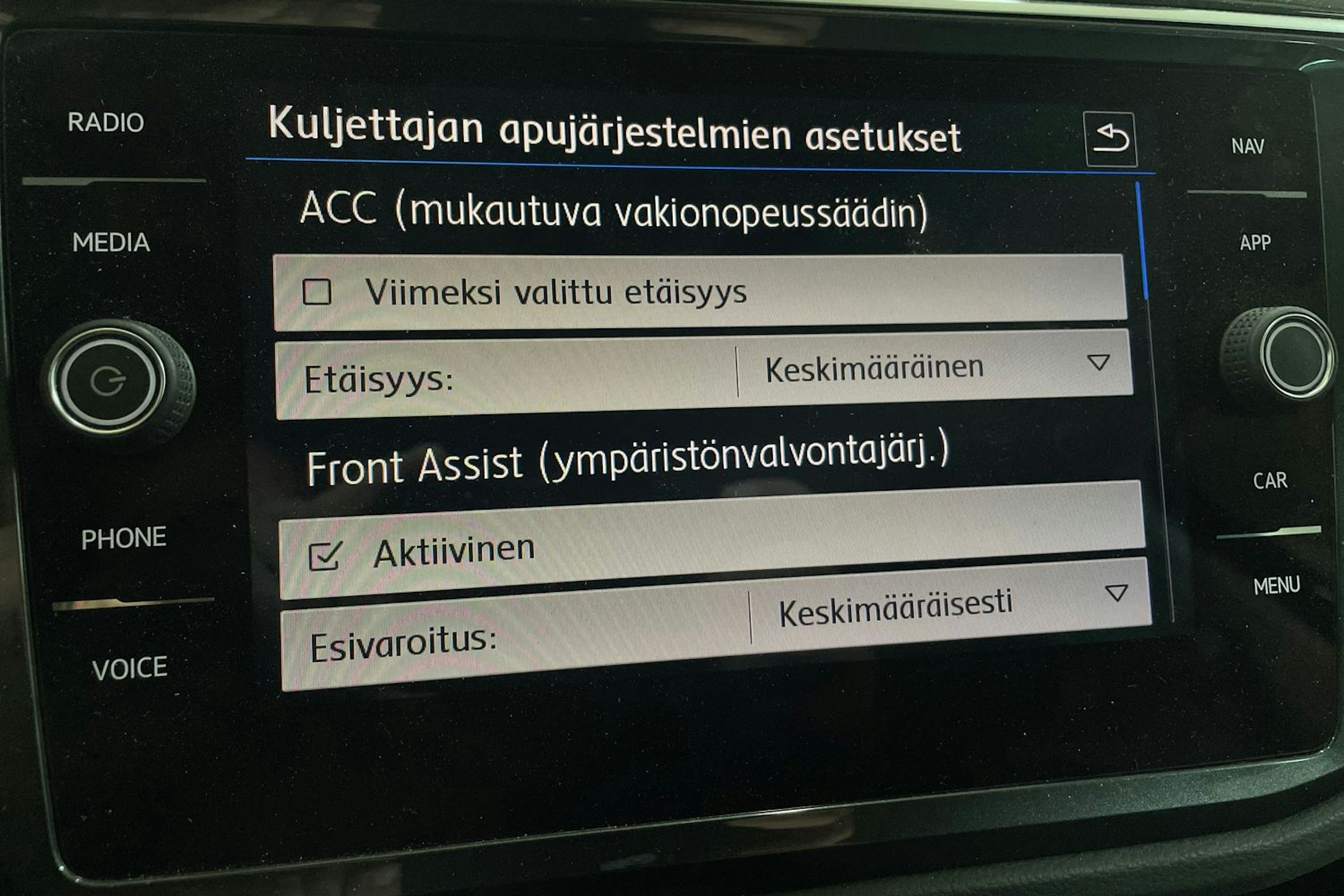 Musta Volkswagen Tiguan 2019 kuva 20.