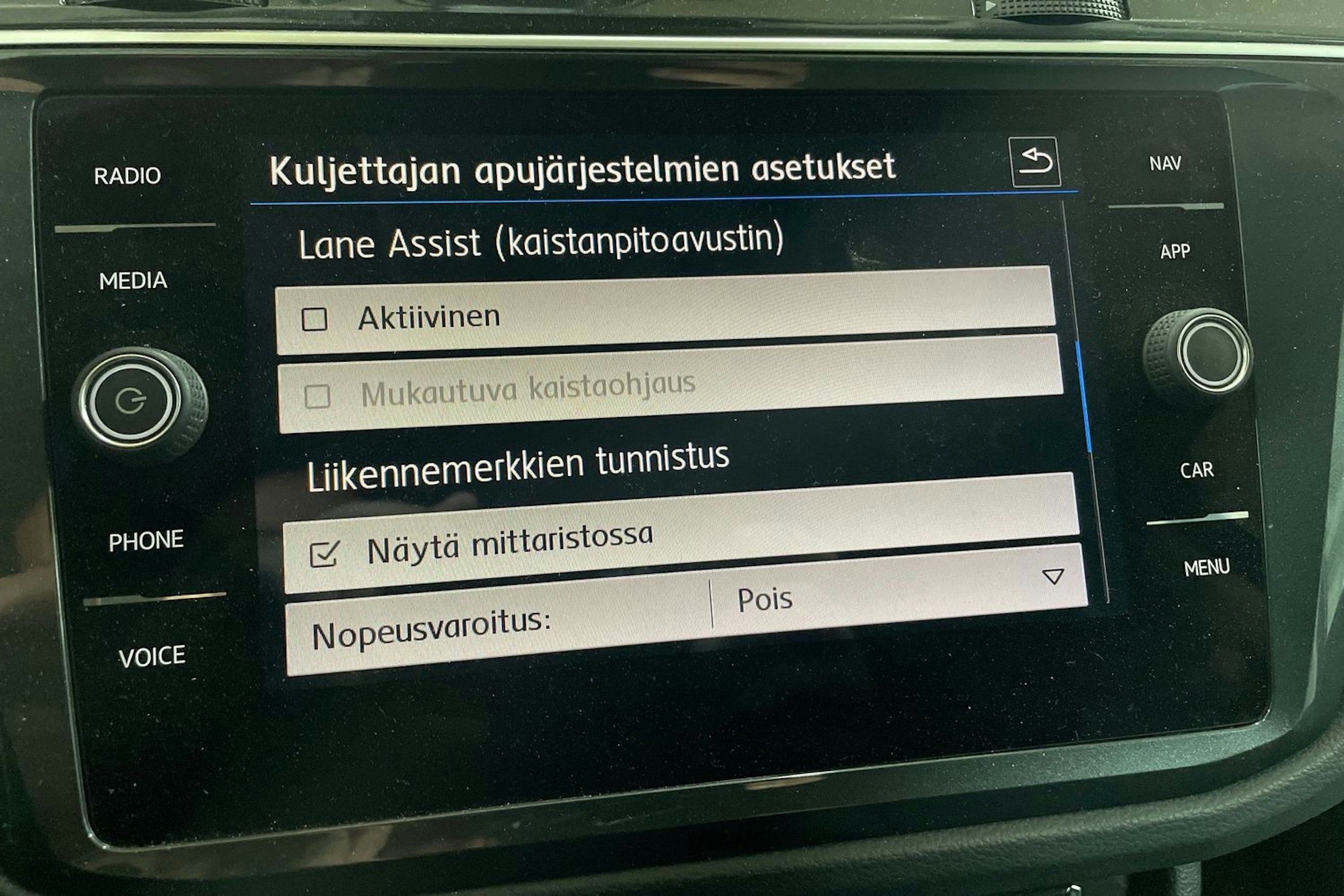 Musta Volkswagen Tiguan 2019 kuva 21.