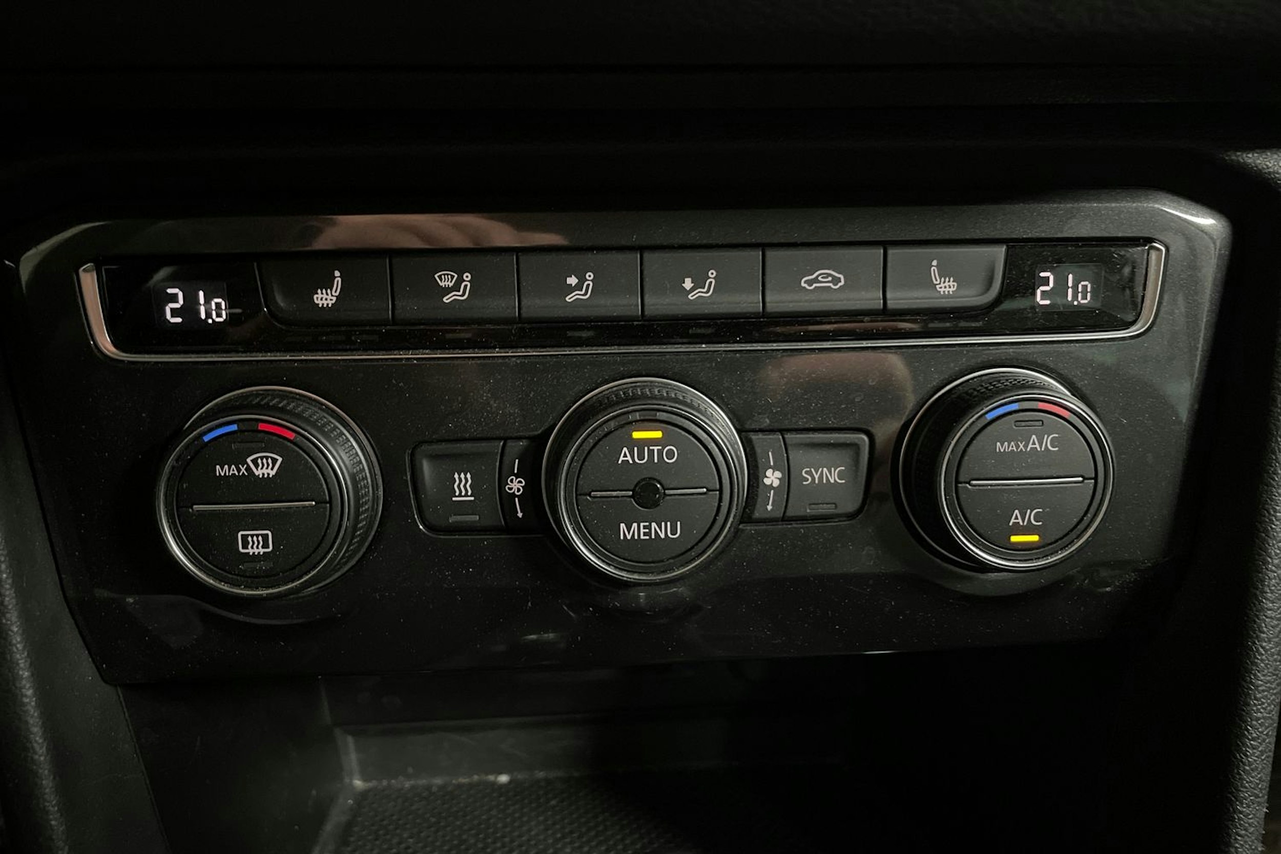 Musta Volkswagen Tiguan 2019 kuva 24.
