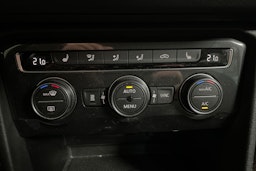 Musta Volkswagen Tiguan 2019 kuva 24.