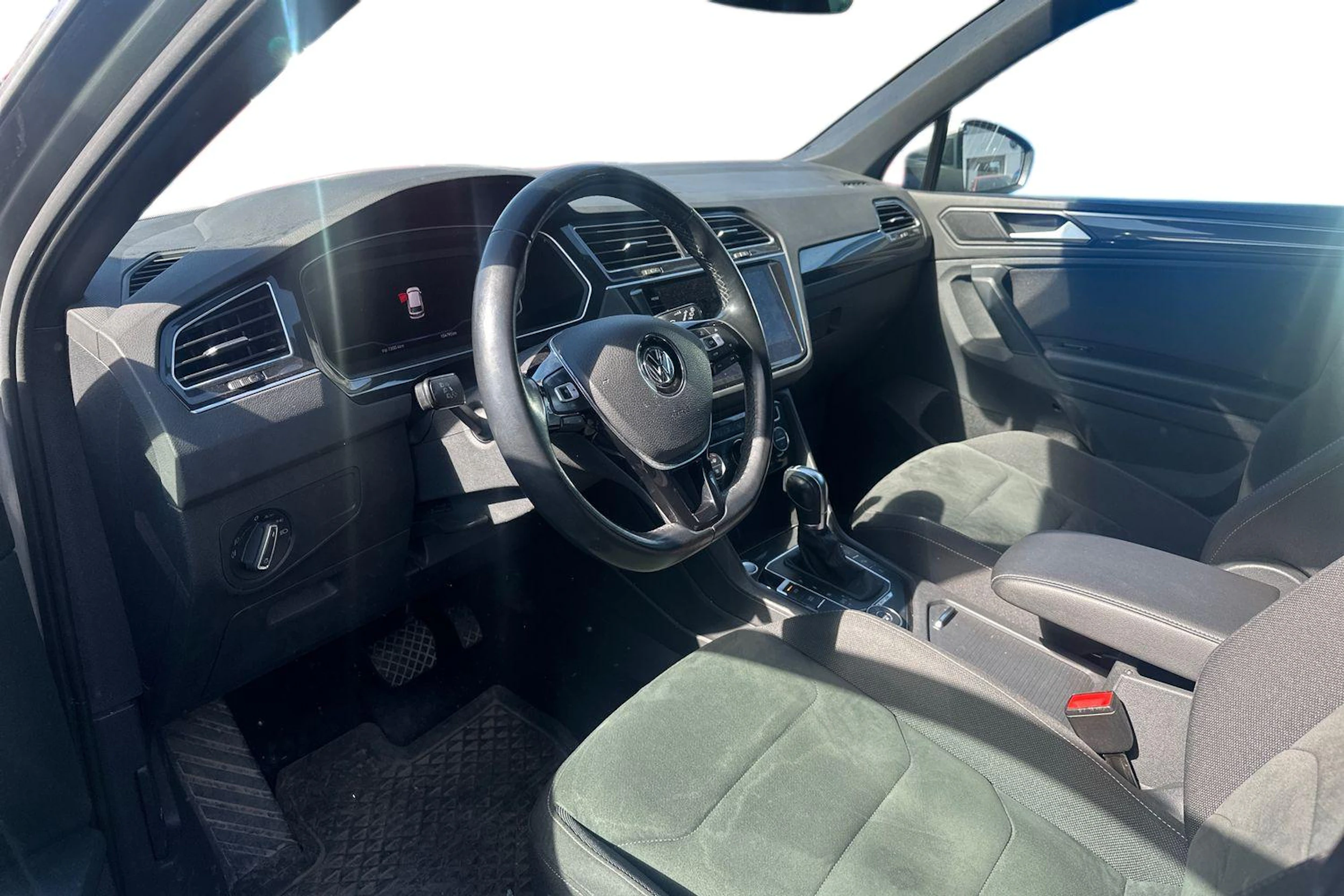 Harmaa Volkswagen Tiguan 2019 kuva 3.