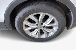 Valkoinen Volkswagen Tiguan 2019 kuva 11.