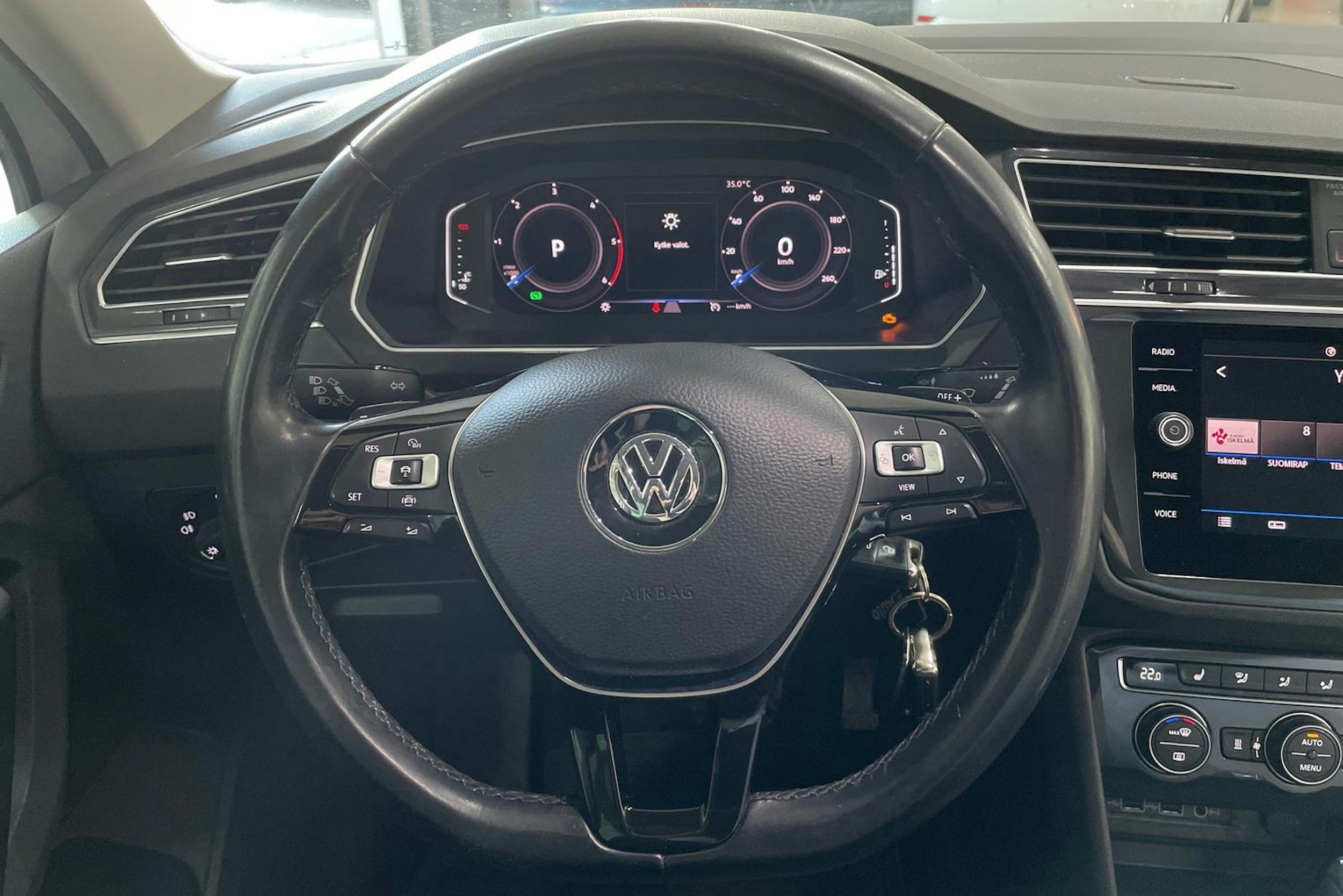Valkoinen Volkswagen Tiguan 2019 kuva 15.