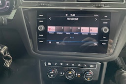 Valkoinen Volkswagen Tiguan 2019 kuva 16.