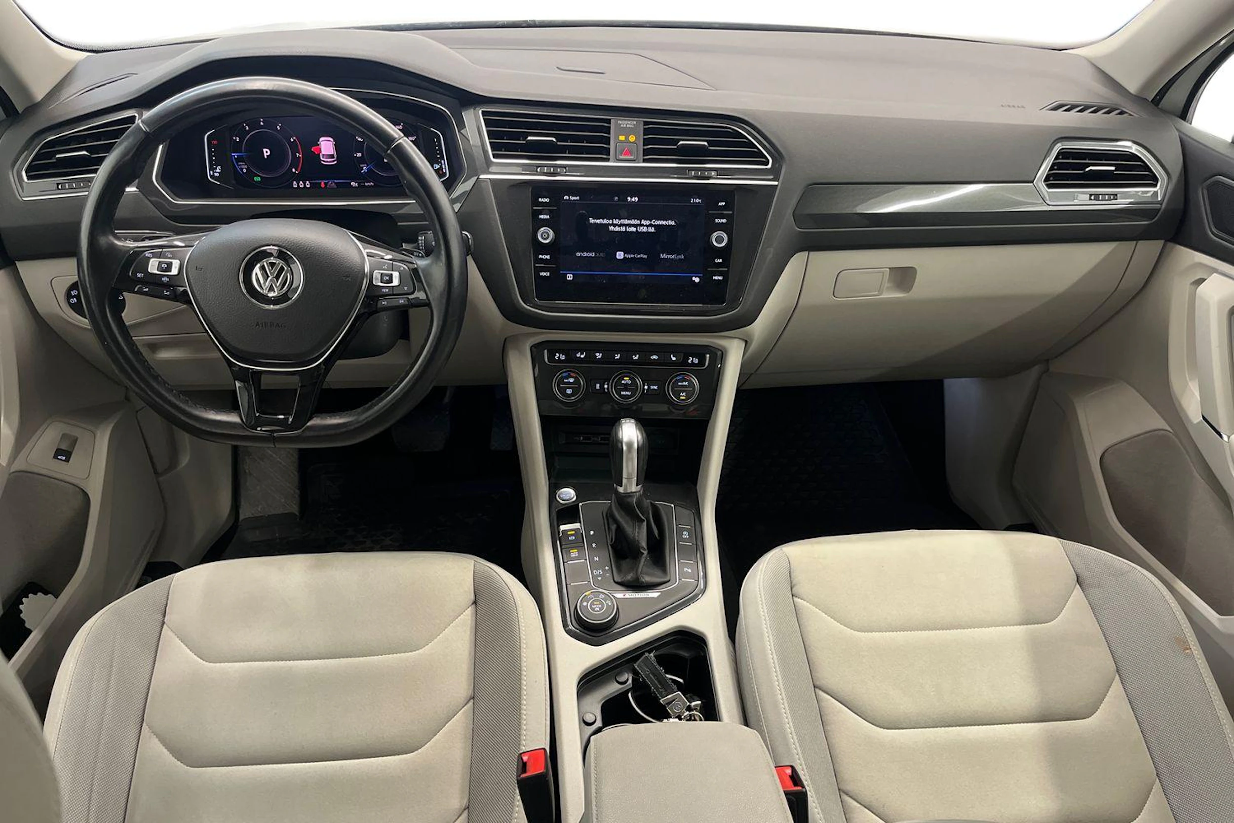 Valkoinen Volkswagen Tiguan Allspace 2019 kuva 9.