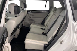 Valkoinen Volkswagen Tiguan Allspace 2019 kuva 11.