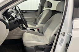 Valkoinen Volkswagen Tiguan Allspace 2019 kuva 16.