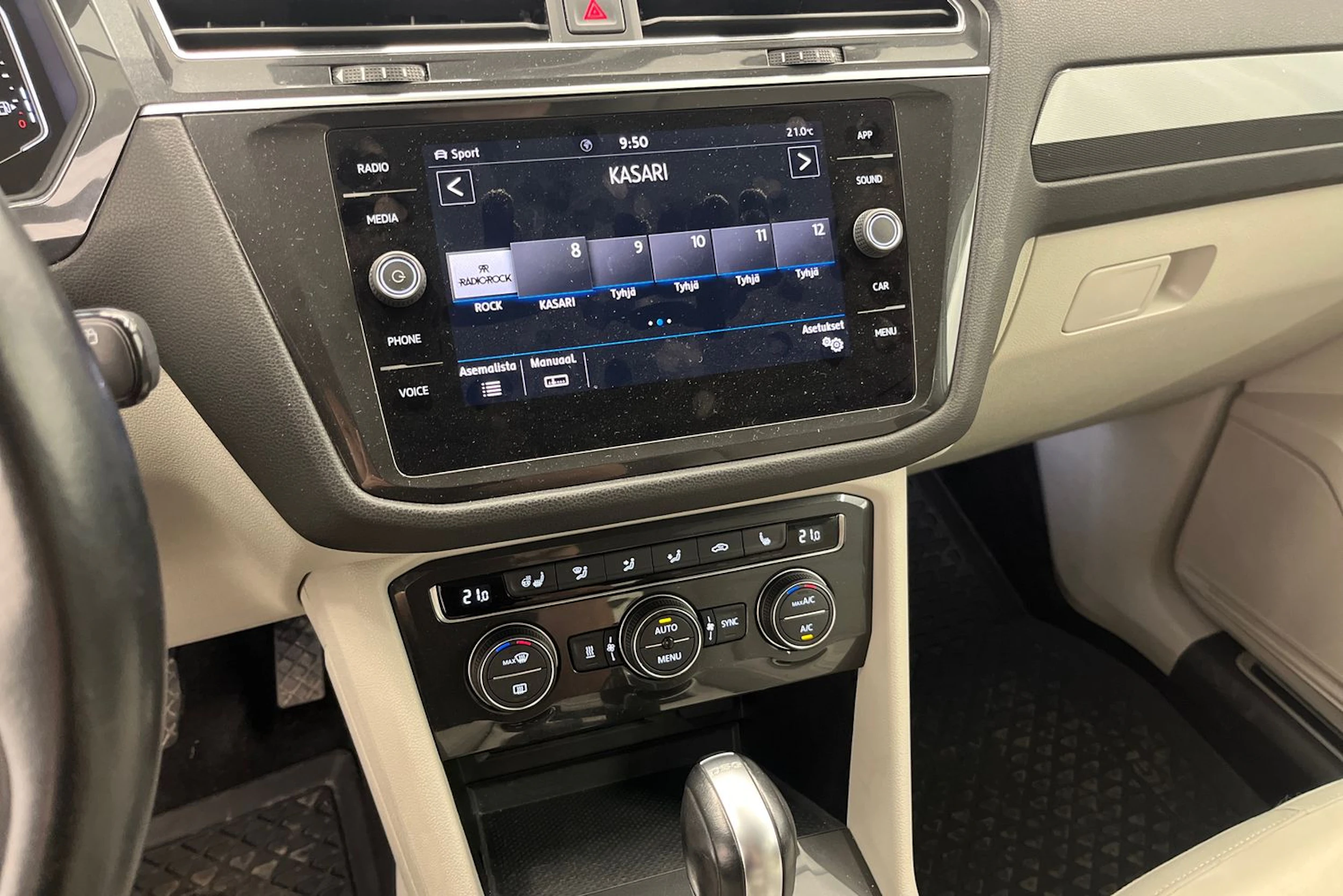 Valkoinen Volkswagen Tiguan Allspace 2019 kuva 19.