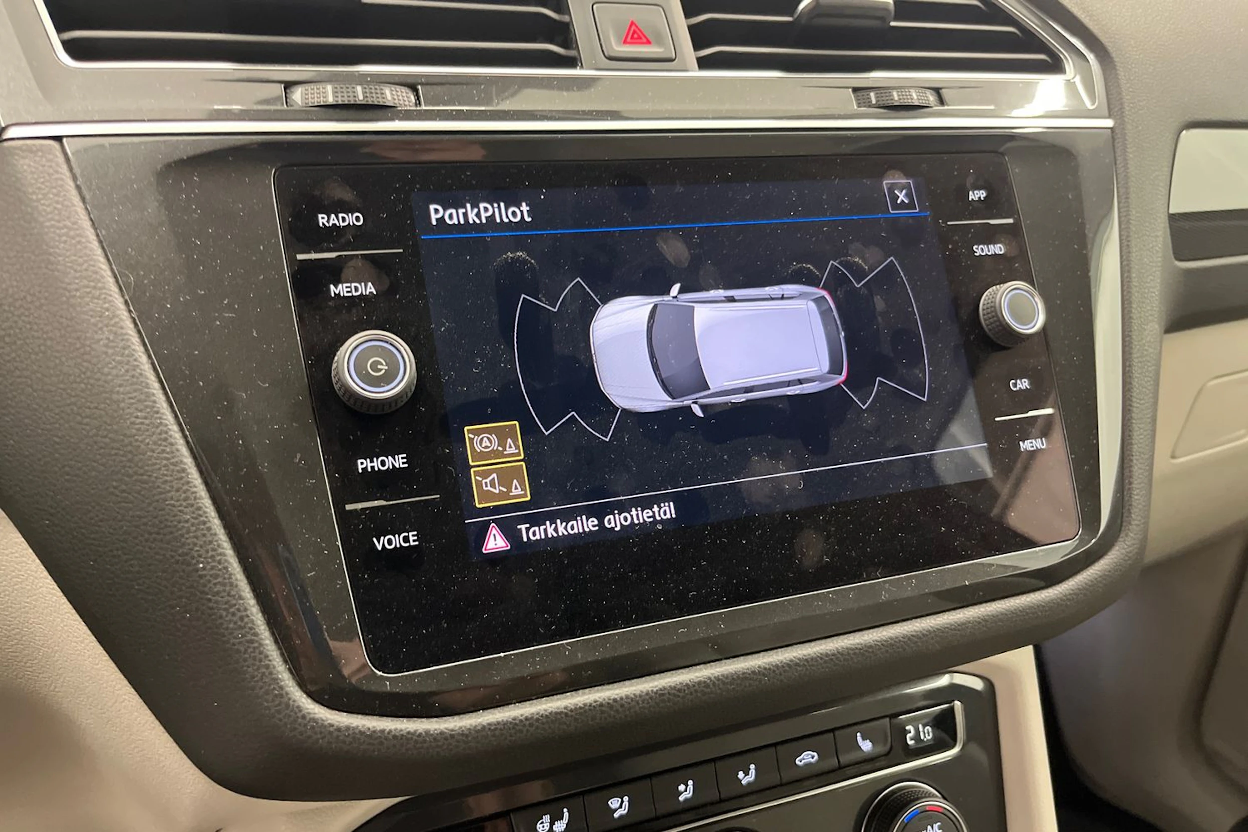 Valkoinen Volkswagen Tiguan Allspace 2019 kuva 20.