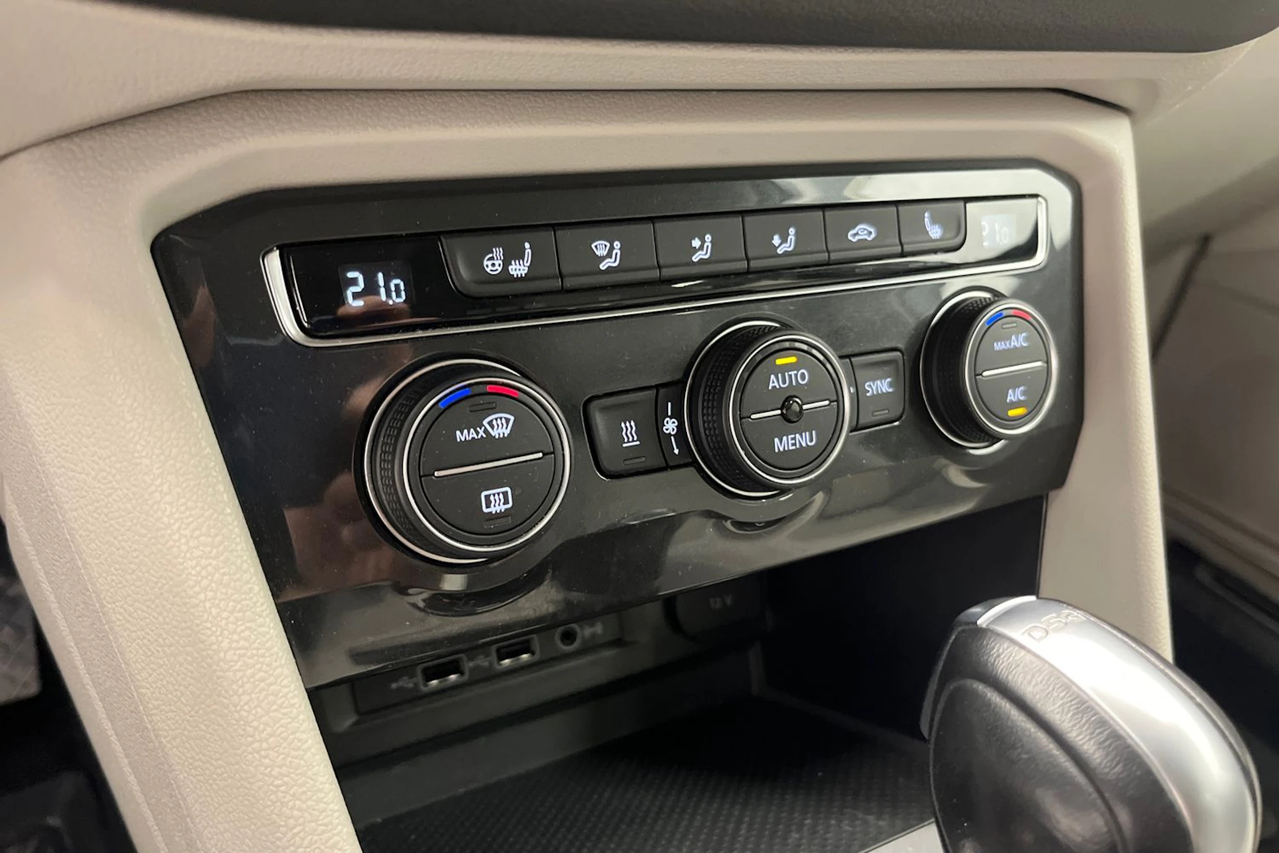Valkoinen Volkswagen Tiguan Allspace 2019 kuva 21.