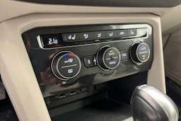 Valkoinen Volkswagen Tiguan Allspace 2019 kuva 21.