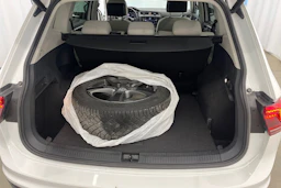 Valkoinen Volkswagen Tiguan Allspace 2019 kuva 26.