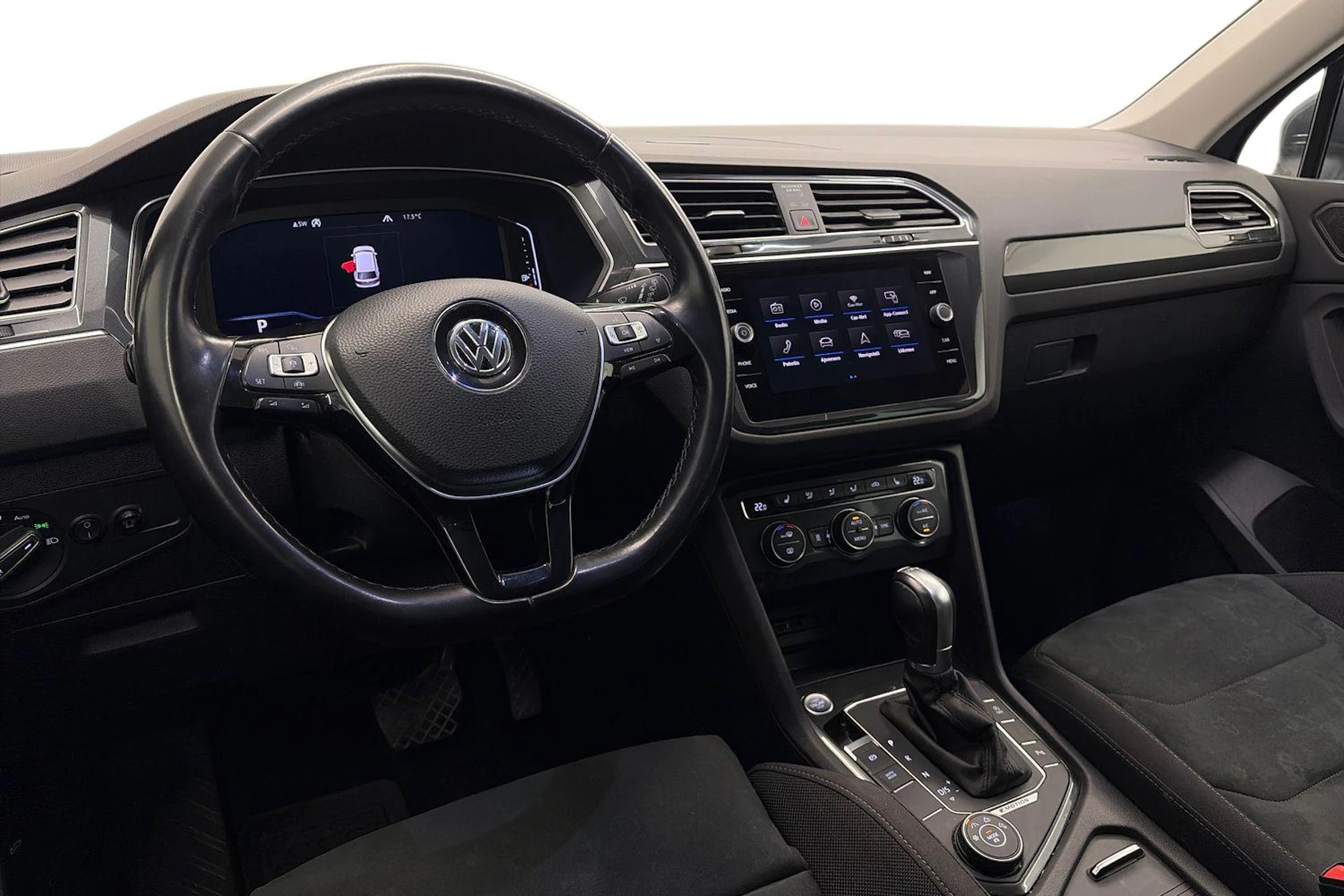 Harmaa Volkswagen Tiguan 2019 kuva 8.