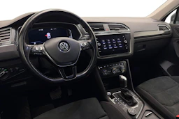 Harmaa Volkswagen Tiguan 2019 kuva 8.