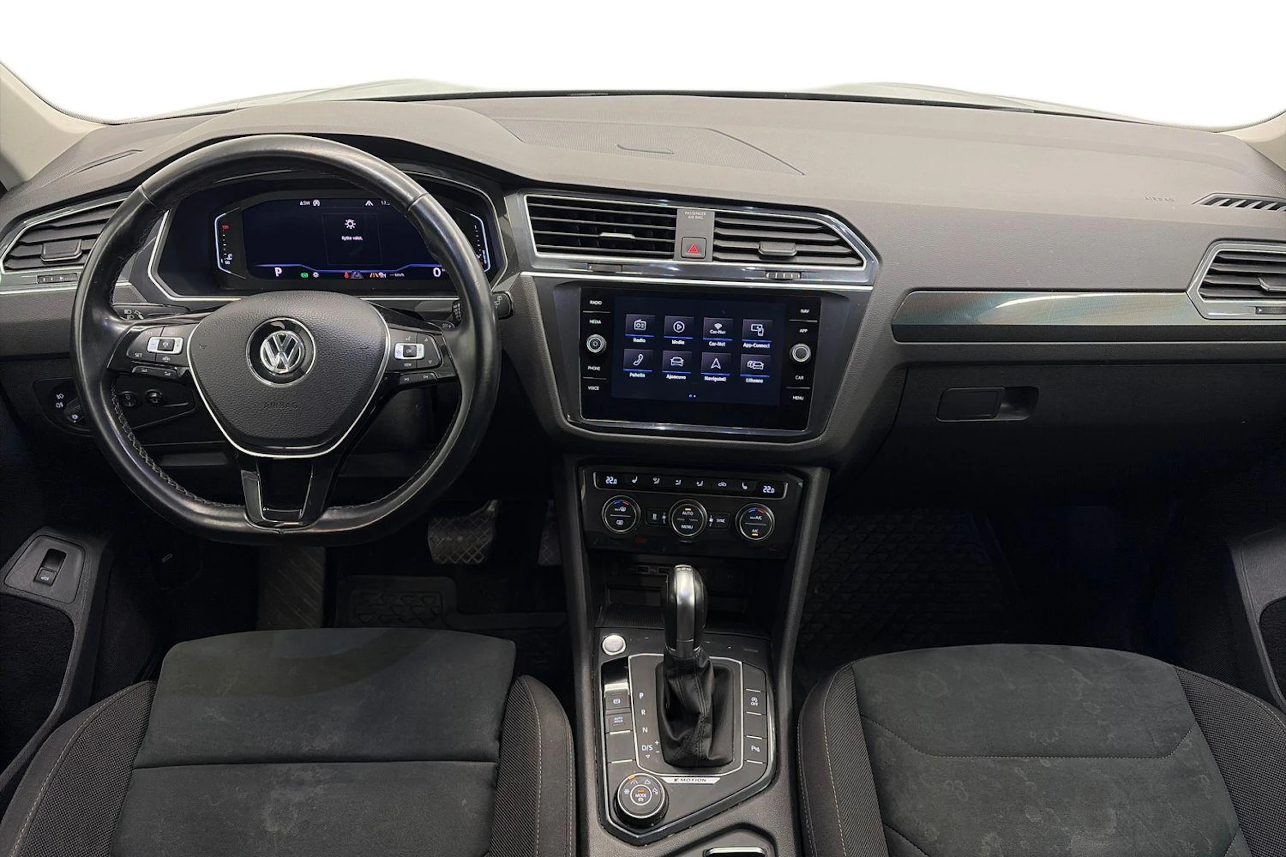 Harmaa Volkswagen Tiguan 2019 kuva 9.