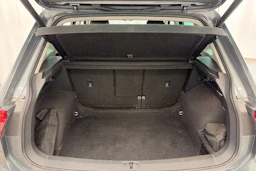 Harmaa Volkswagen Tiguan 2019 kuva 15.