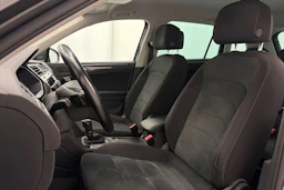 Harmaa Volkswagen Tiguan 2019 kuva 18.