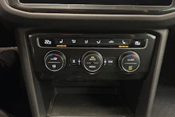 Harmaa Volkswagen Tiguan 2019 kuva 29.