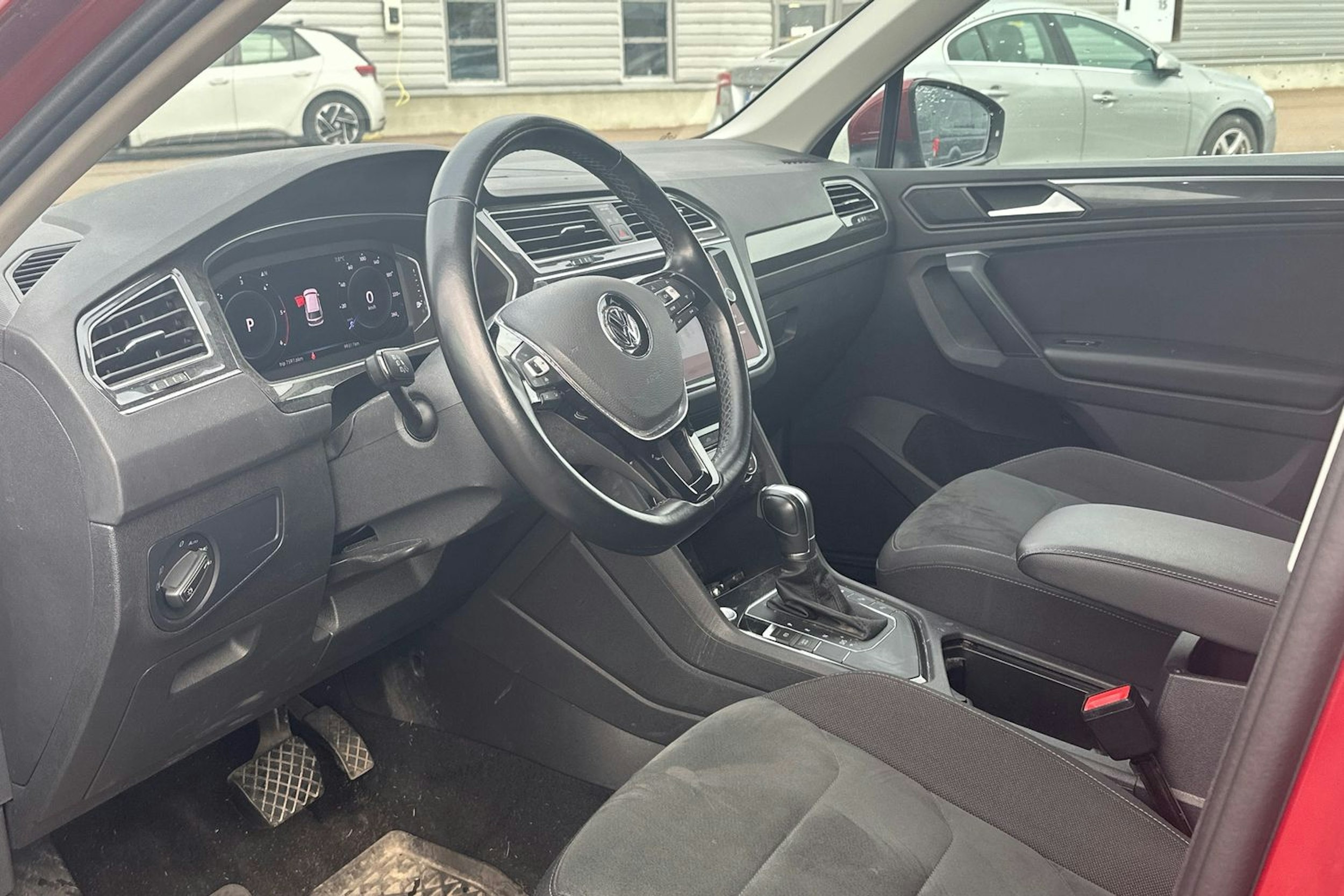 punainen Volkswagen Tiguan 2019 kuva 3.