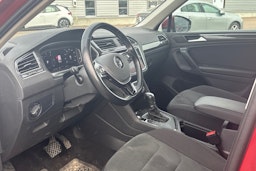 punainen Volkswagen Tiguan 2019 kuva 3.