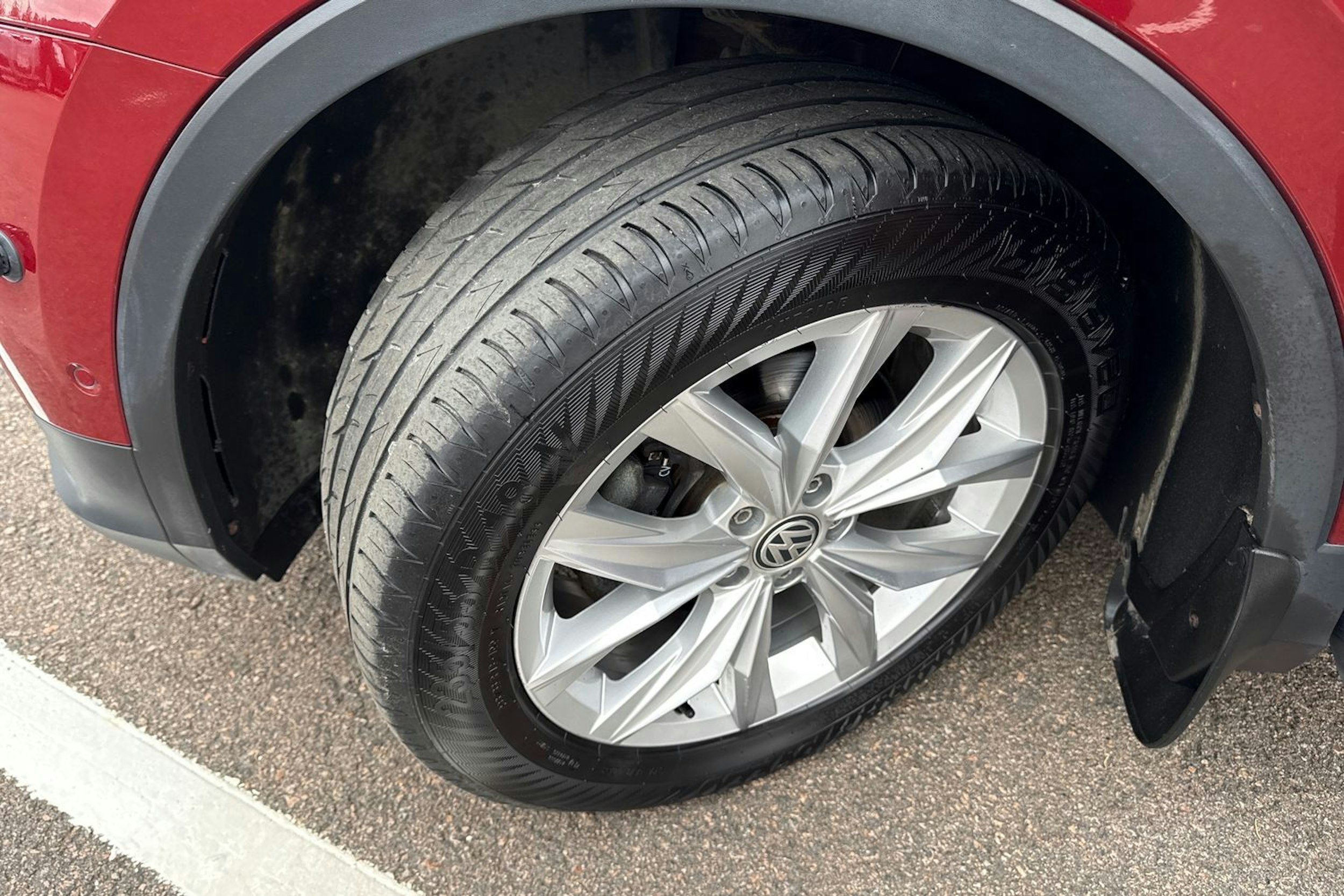 punainen Volkswagen Tiguan 2019 kuva 10.