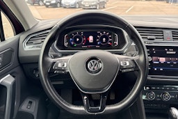 punainen Volkswagen Tiguan 2019 kuva 11.