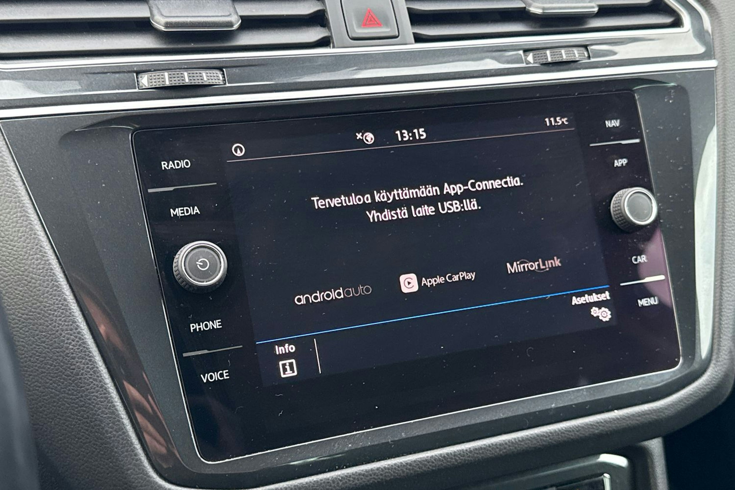 punainen Volkswagen Tiguan 2019 kuva 16.