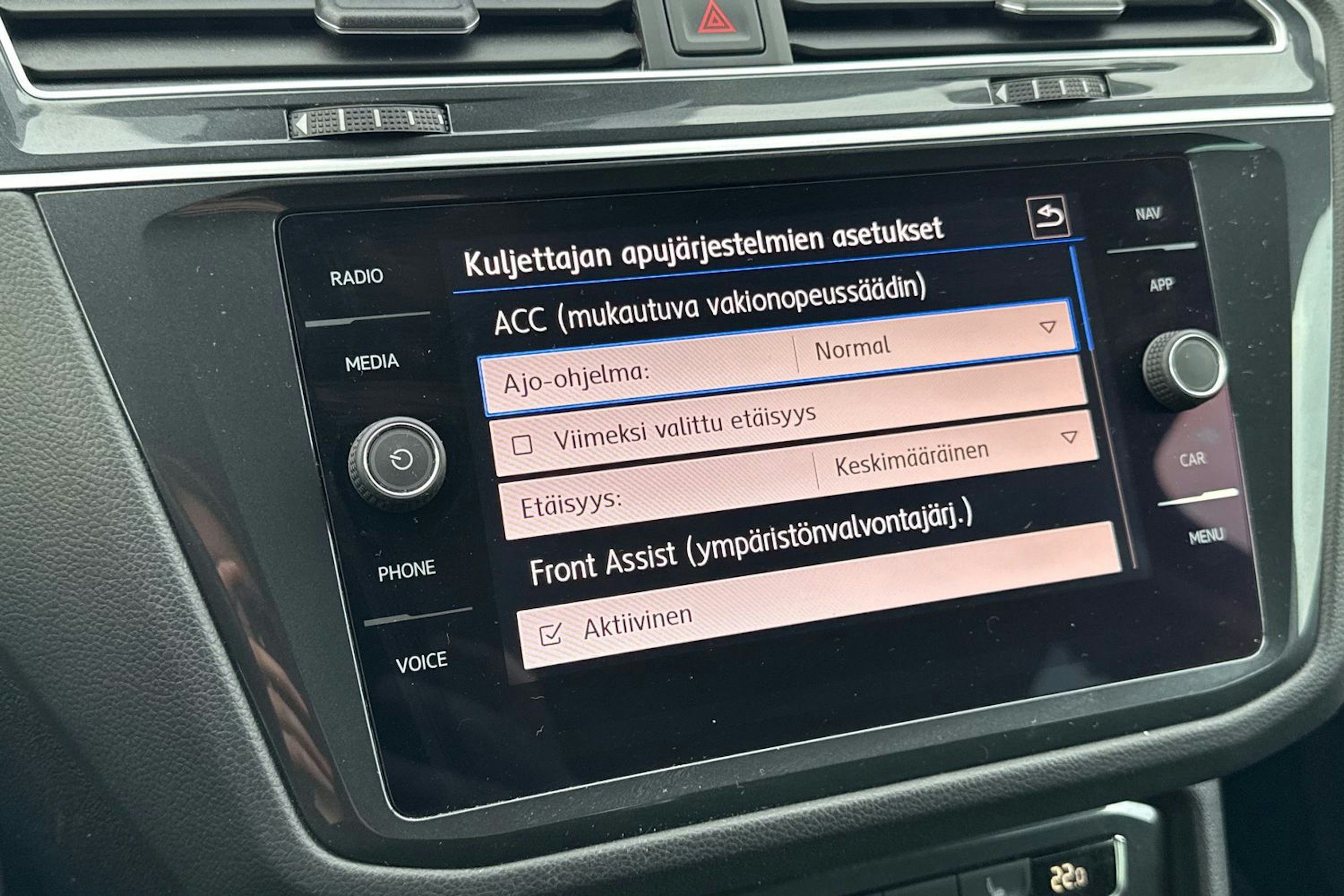 punainen Volkswagen Tiguan 2019 kuva 17.