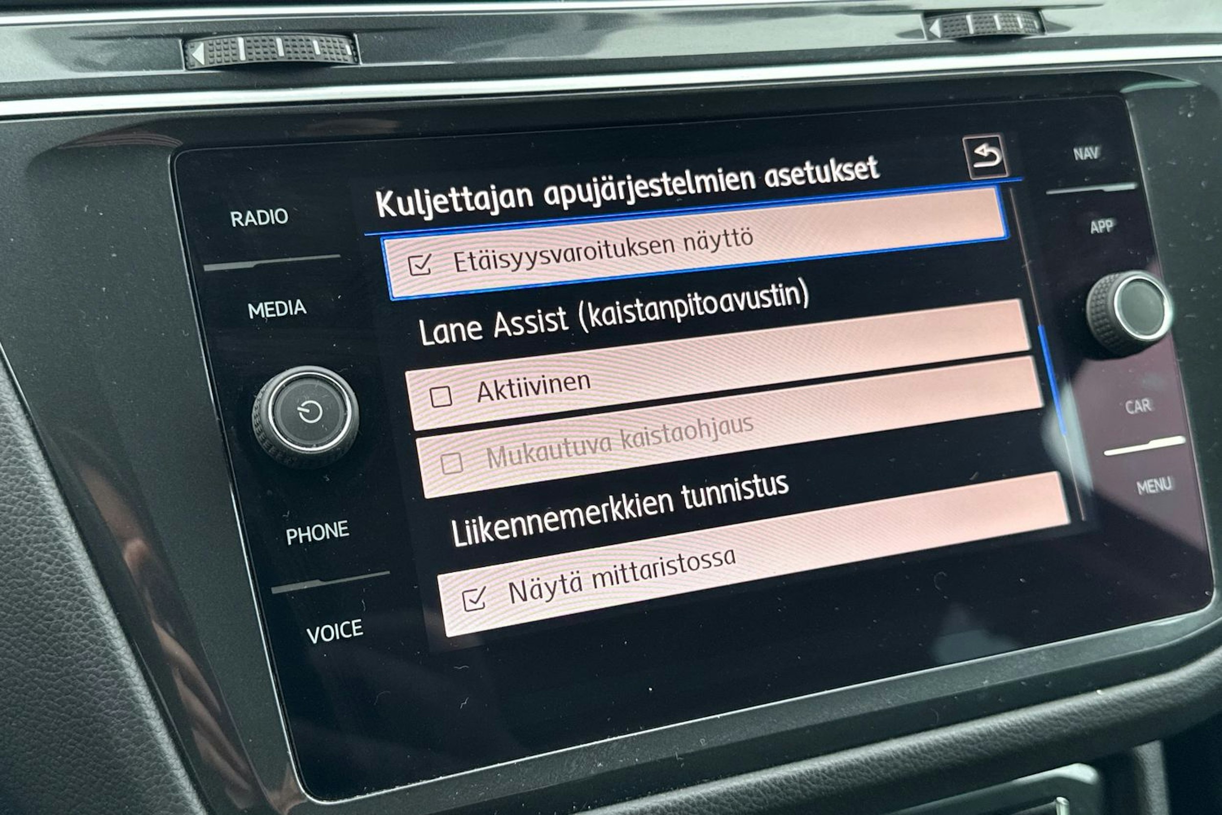punainen Volkswagen Tiguan 2019 kuva 18.
