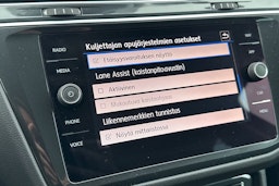 punainen Volkswagen Tiguan 2019 kuva 18.
