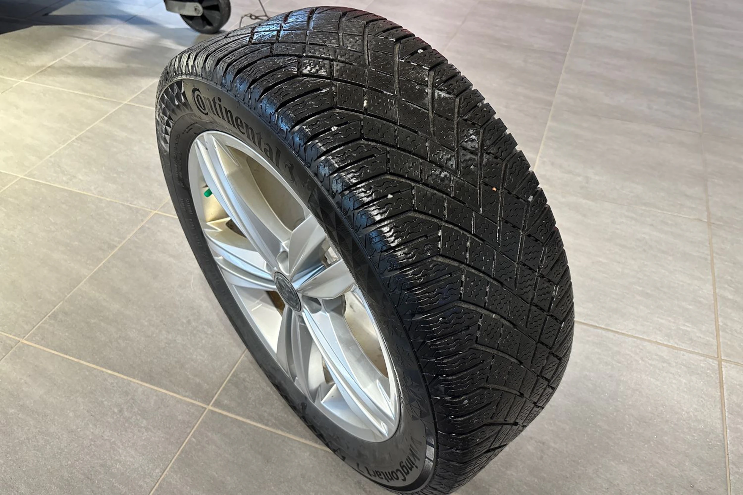 Valkoinen Volkswagen Tiguan 2019 kuva 11.