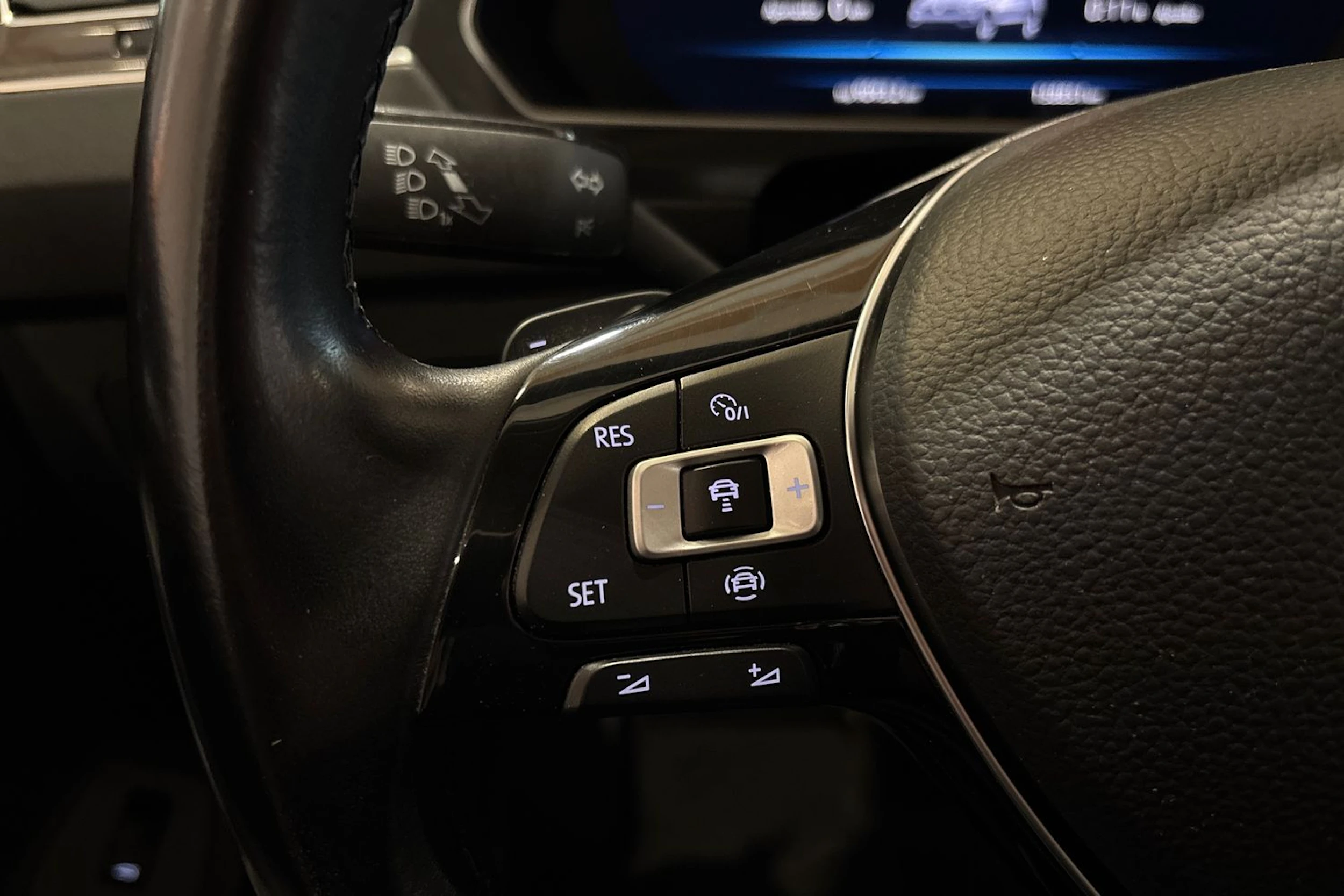 Valkoinen Volkswagen Tiguan 2019 kuva 14.