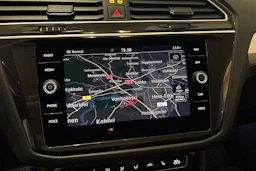 Valkoinen Volkswagen Tiguan 2019 kuva 18.