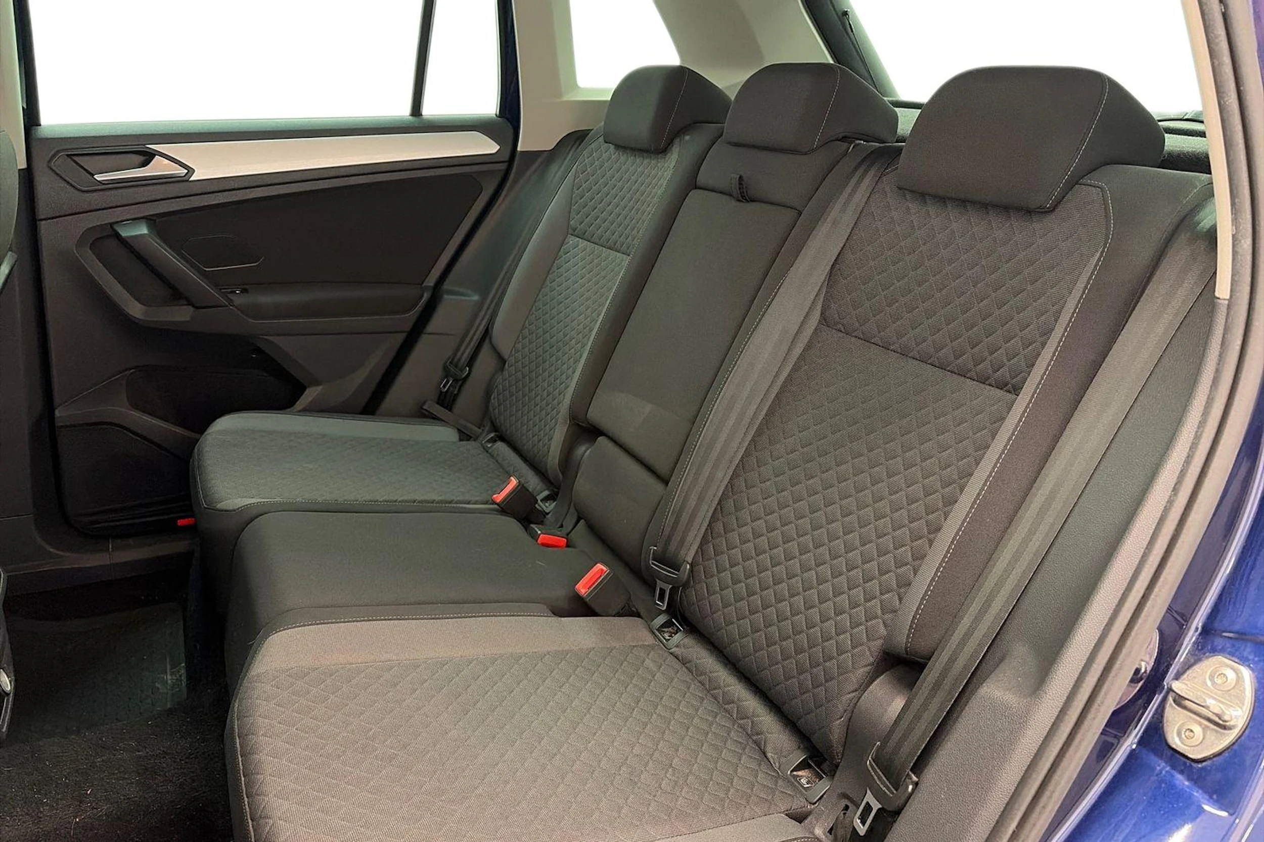 sininen Volkswagen Tiguan 2019 kuva 14.