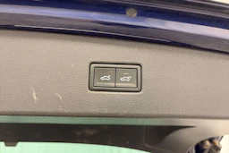 sininen Volkswagen Tiguan 2019 kuva 19.
