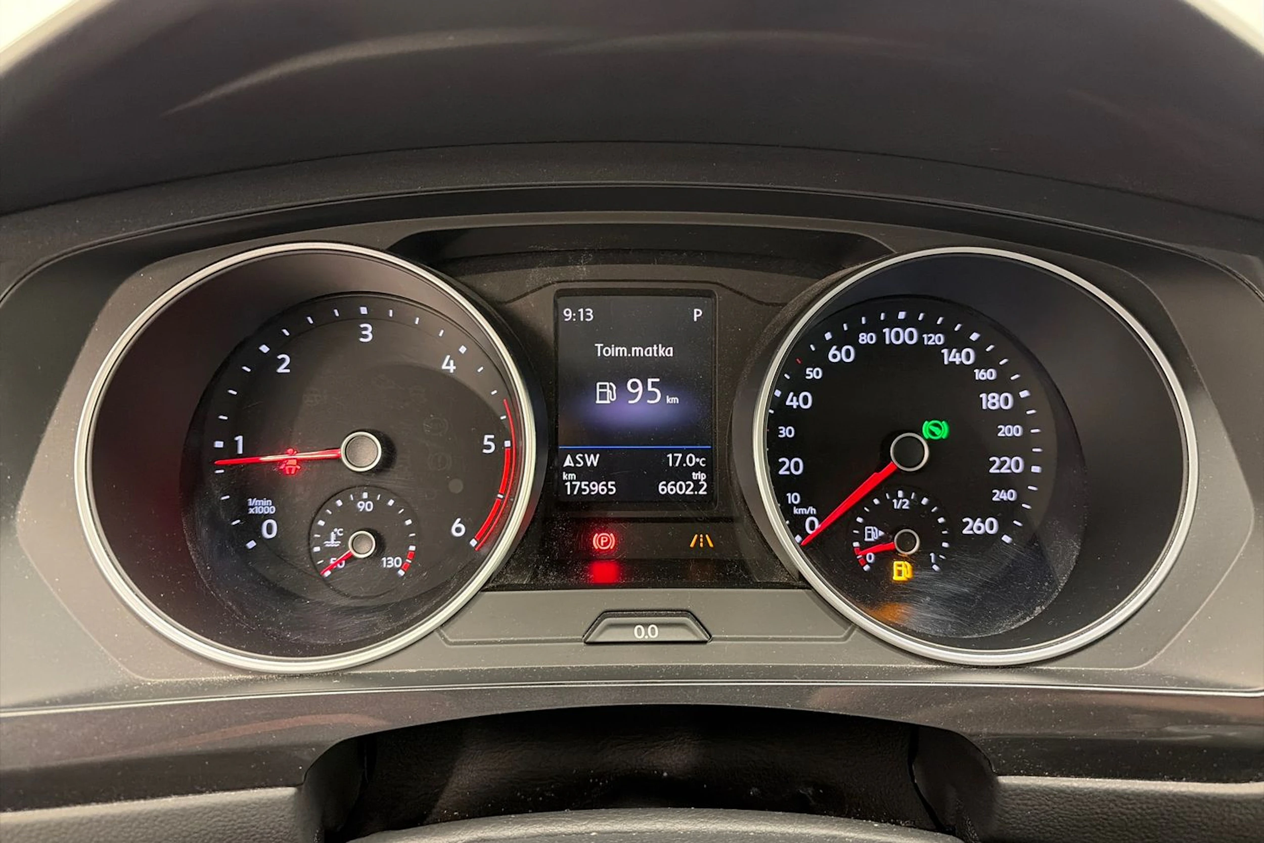 sininen Volkswagen Tiguan 2019 kuva 22.