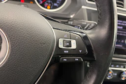 sininen Volkswagen Tiguan 2019 kuva 24.
