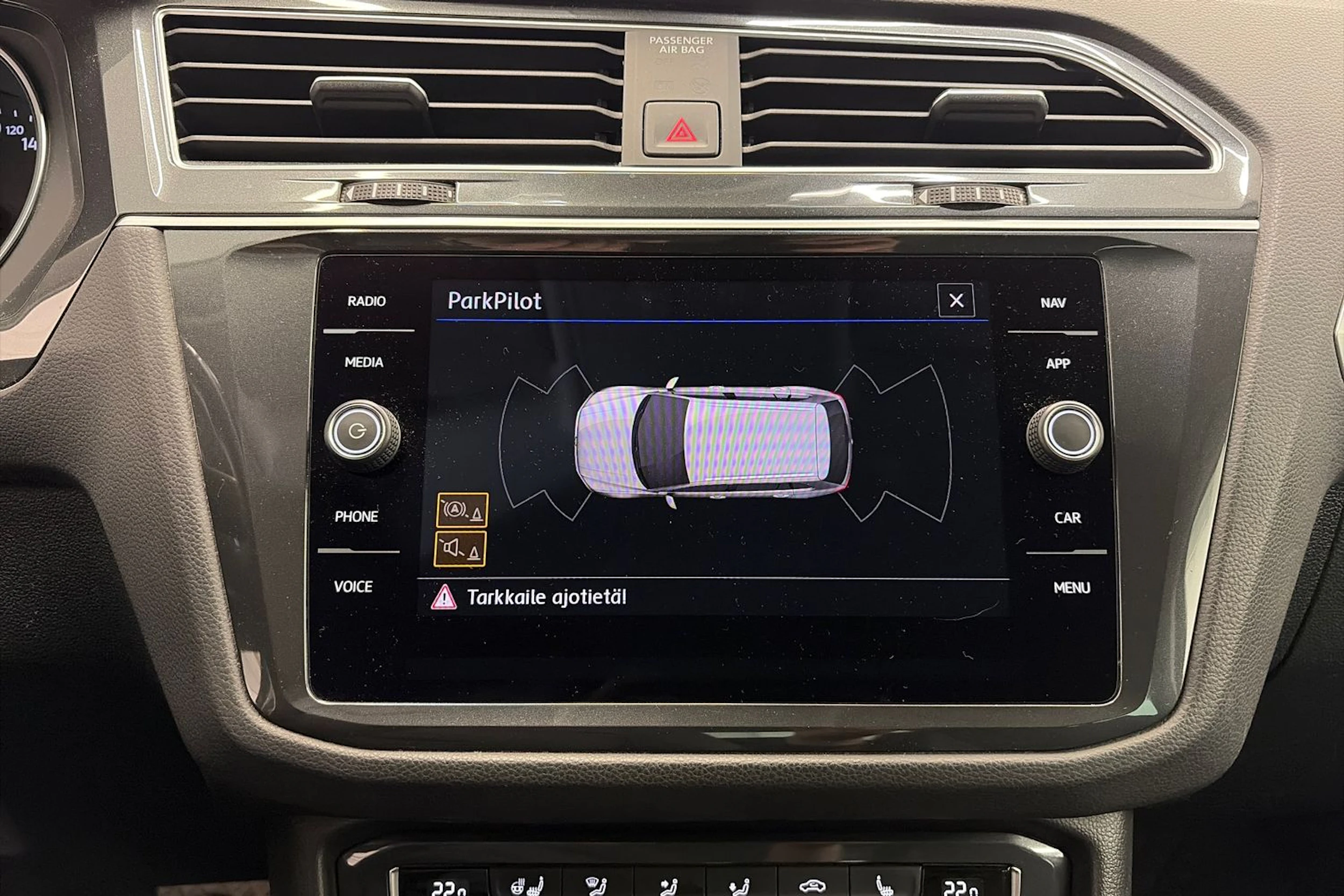 sininen Volkswagen Tiguan 2019 kuva 26.