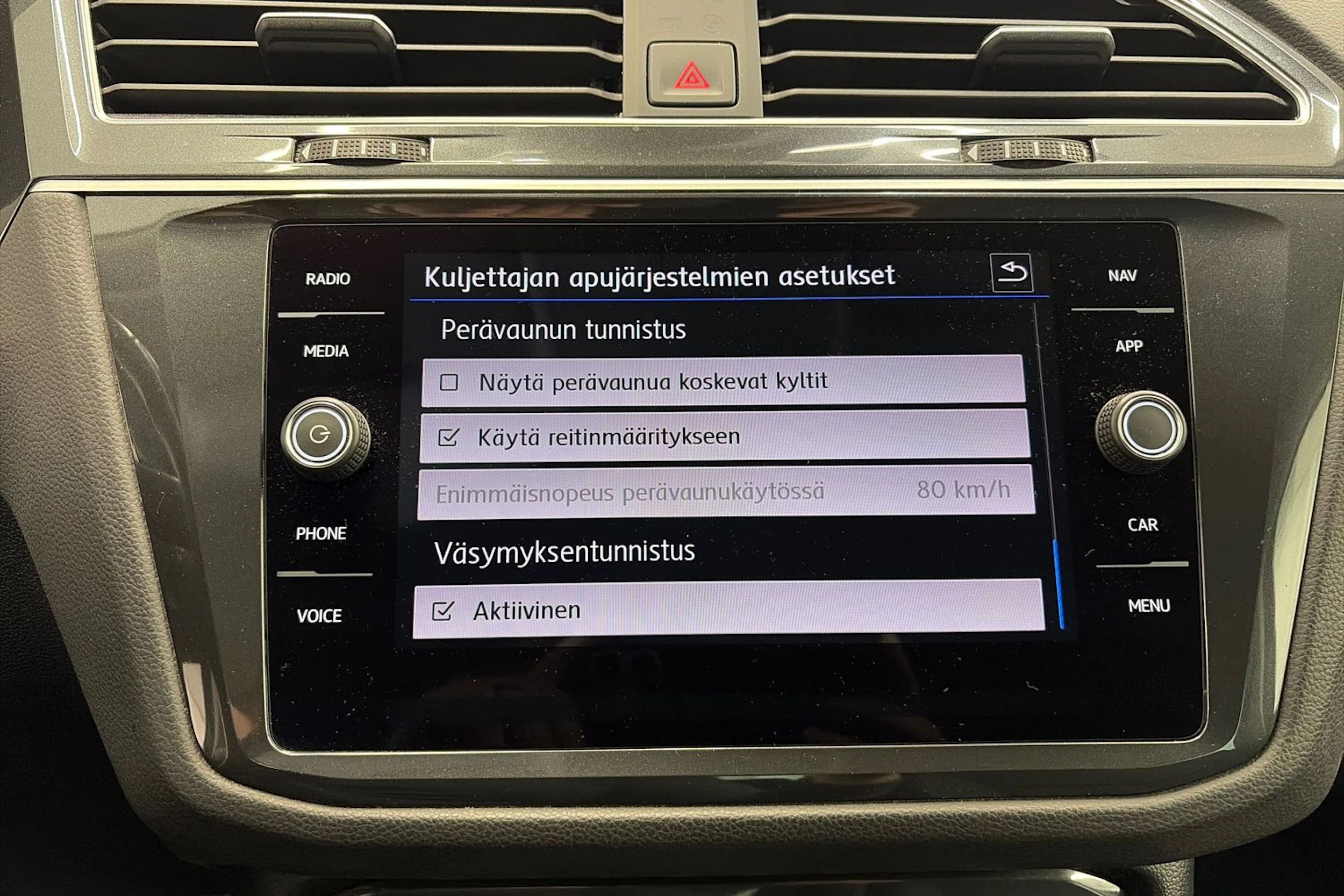 sininen Volkswagen Tiguan 2019 kuva 30.