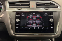 sininen Volkswagen Tiguan 2019 kuva 31.