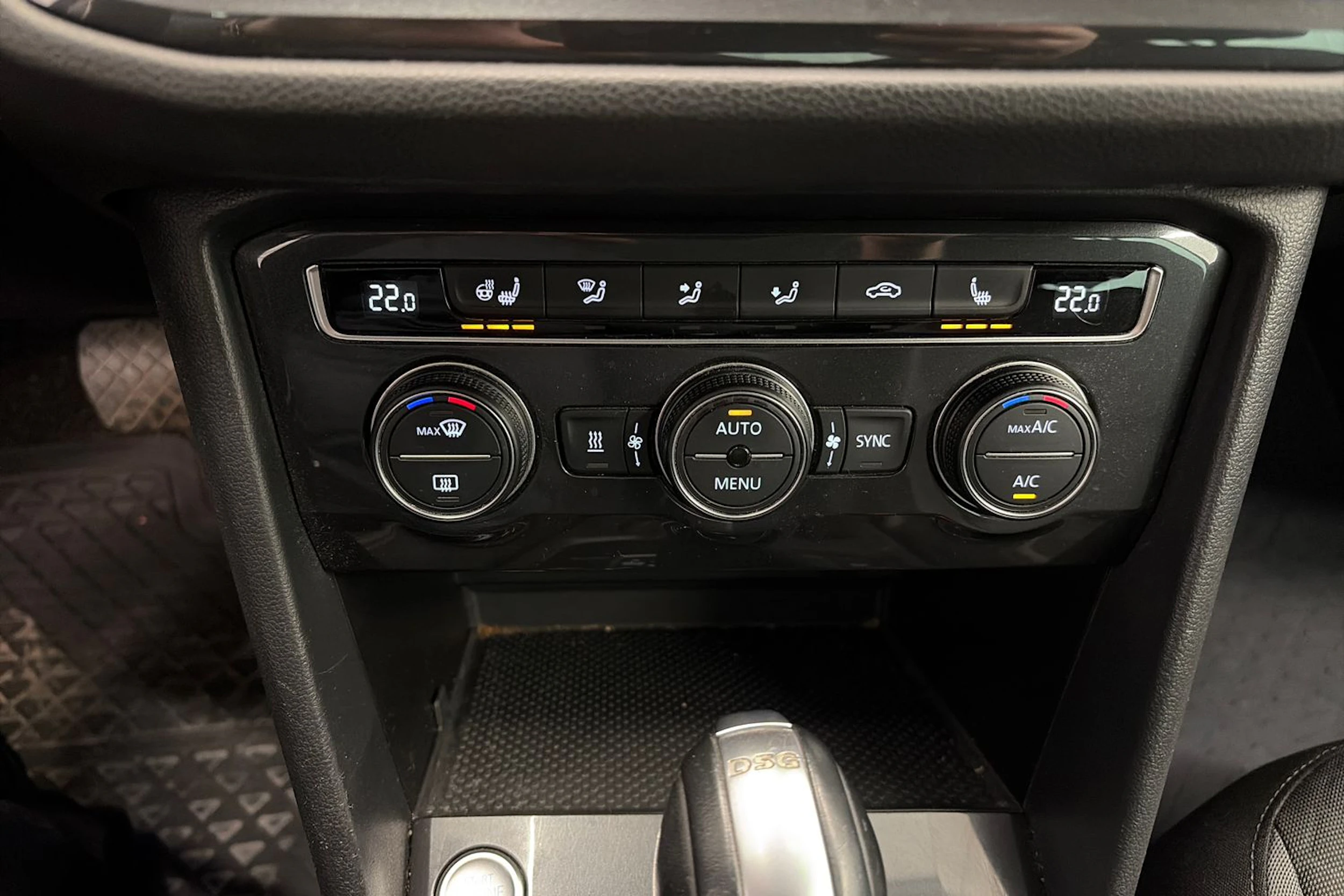 sininen Volkswagen Tiguan 2019 kuva 32.